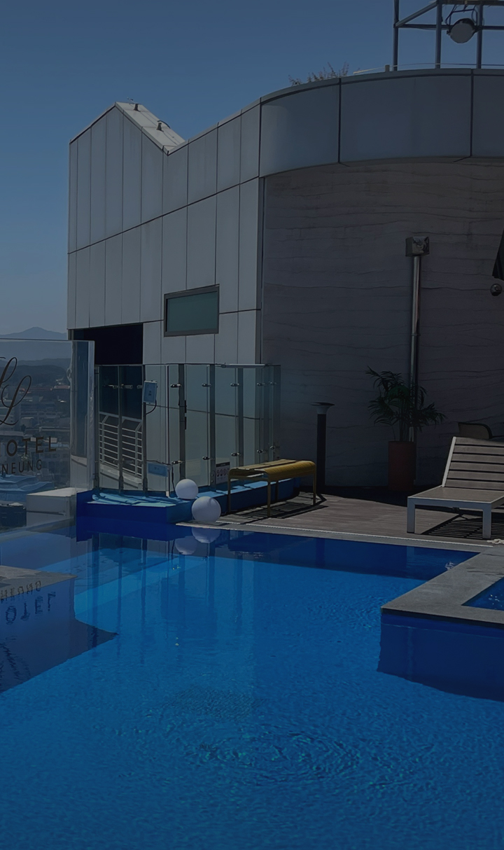 INFINITY POOL Mob 상단 배너